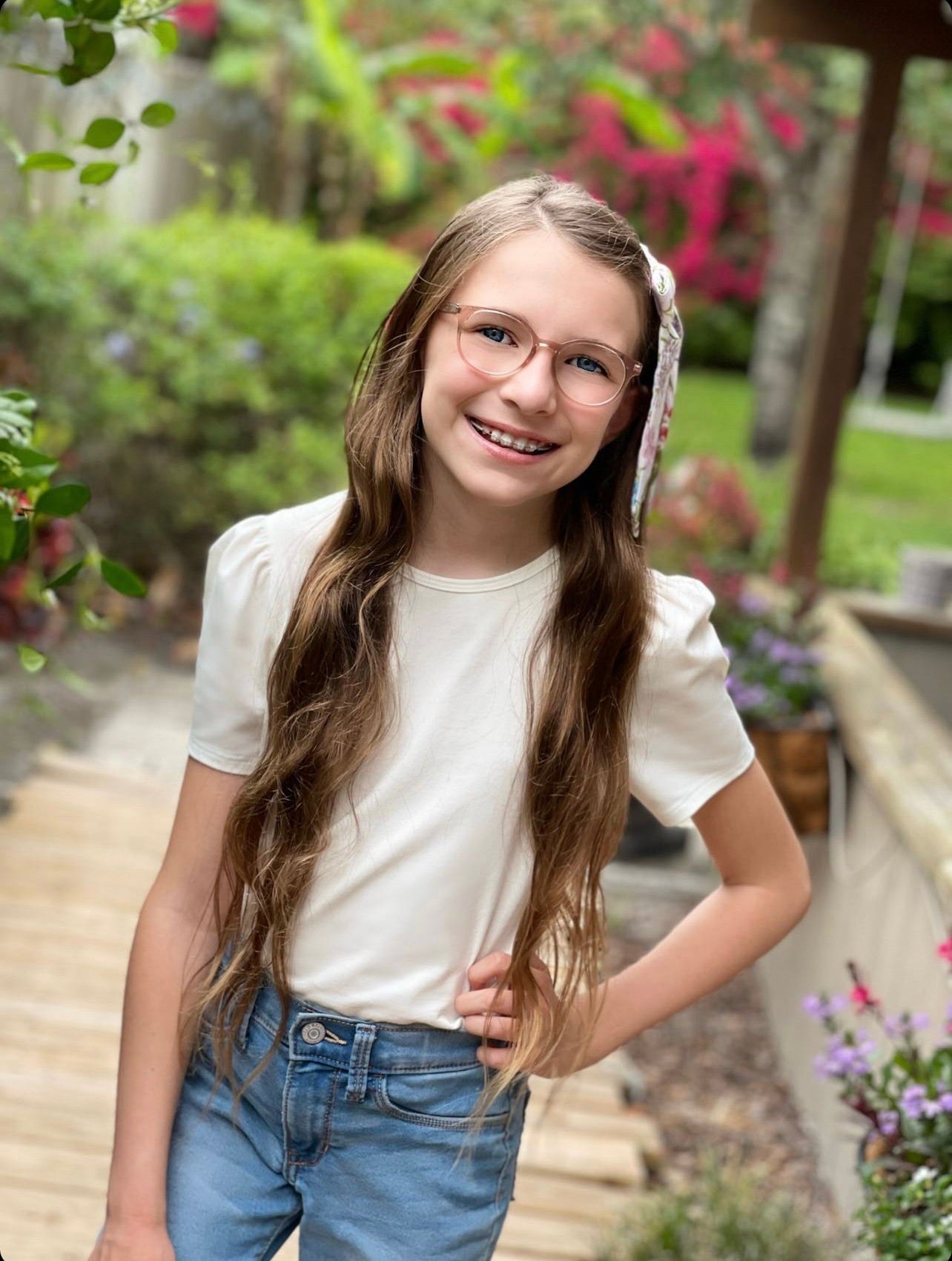 Girl's ivory t-shirt short-sleeve